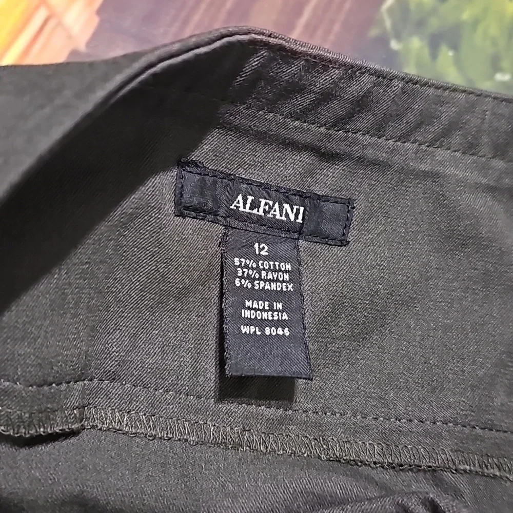 Alfani Mini Skirt Size 12 NWT Zippered